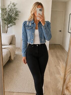 NWT Medium Wash Puff Sleeve Denim Crop Jacket Small